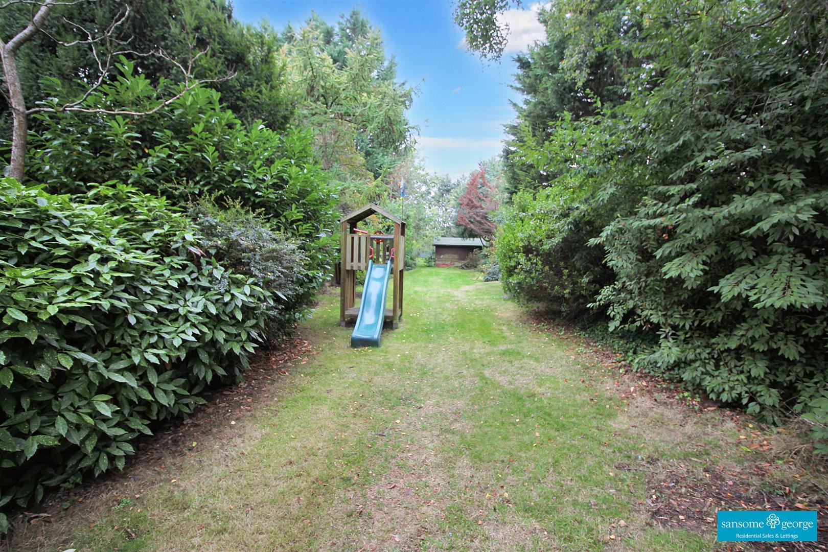 4 bed property in Westwood Road, Tilehurst